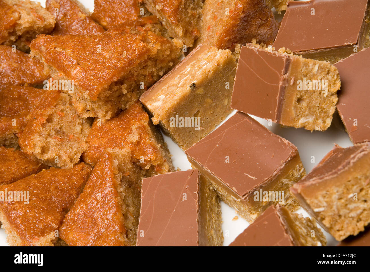 Teller Essen kalorienreiche Pfannkuchen und Schokolade Caramel shortcakes Stockfoto