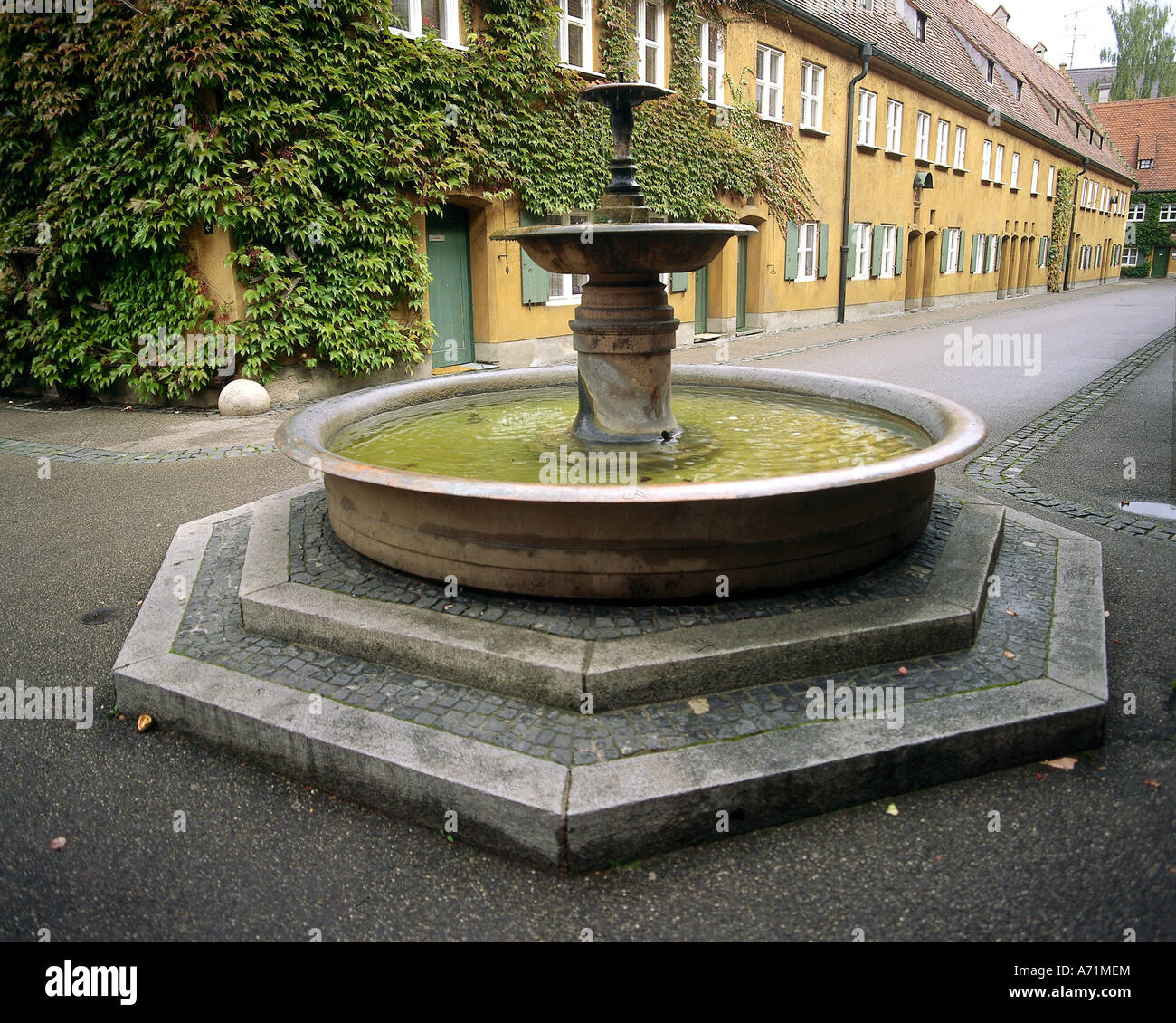 Fuggerei Augsburg Stockfotos & Fuggerei Augsburg Bilder - Seite 2 - Alamy