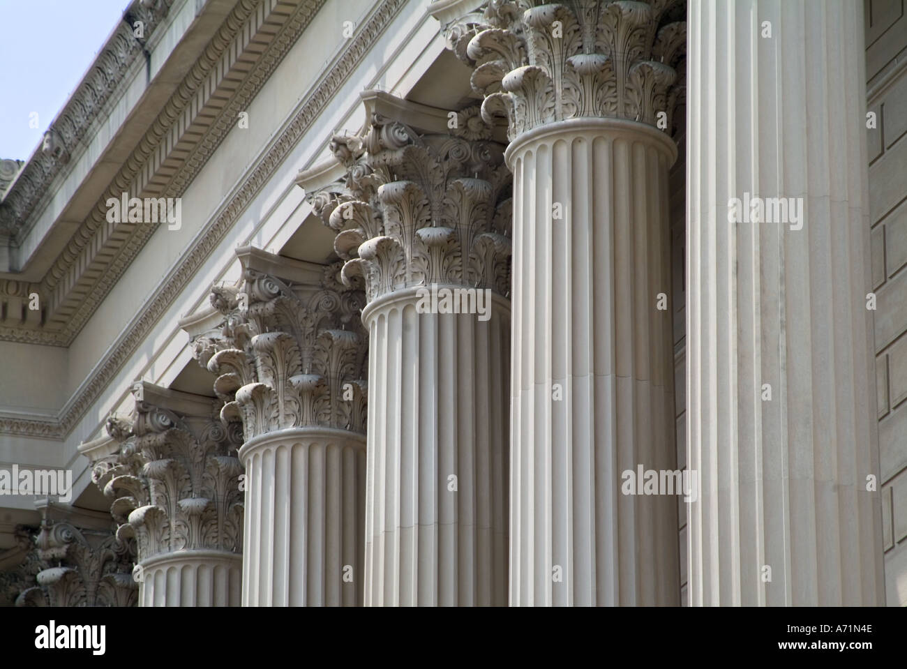 Reihe von korinthischen Säulen Stockfoto