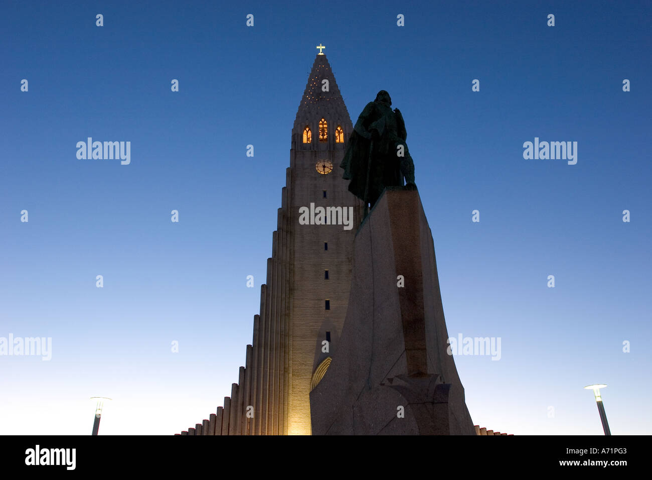 Island-Reykjavik-Statue von Leifur Eriksson Hallgrimskirkja Kirche Stockfoto