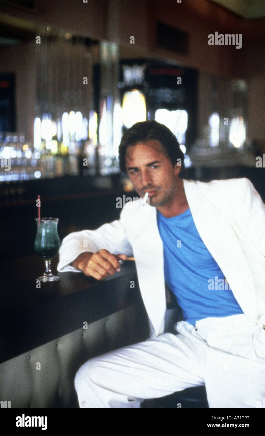 "TV-Serie"Miami Vice", 1984-1989, Produzent: Anthony Yerkovich, Szene mit: Don Johnson, Zigarette, Rauchen, Cocktail, Alc Stockfoto