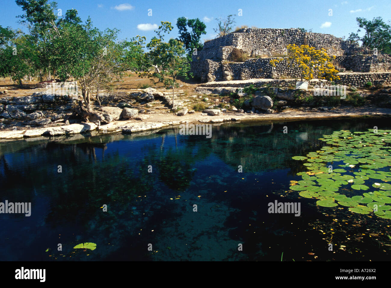 Dzibilchaltun Maya Maya Touristenattraktion Stockfoto