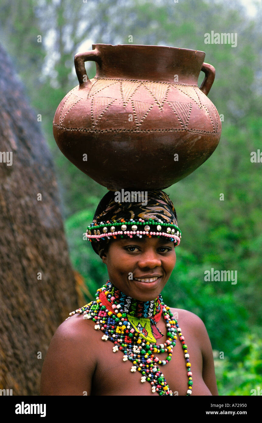 Ethnisch Afrika Zulu Mädchen Stockfotos und -bilder Kaufen - Alamy