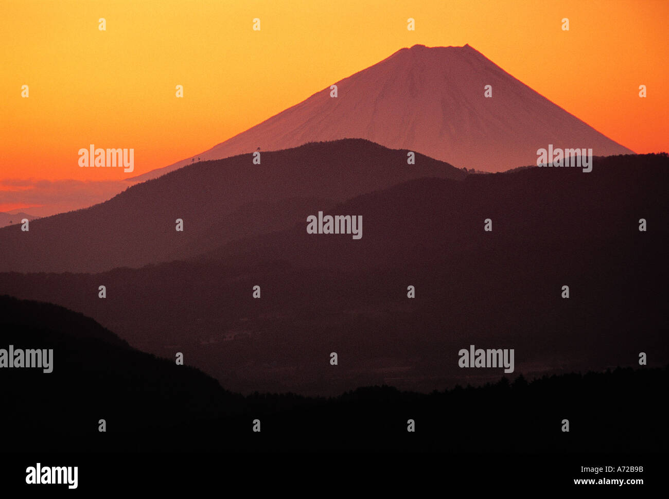 Sonnenaufgang über dem Mount Fuji, Japan Stockfoto