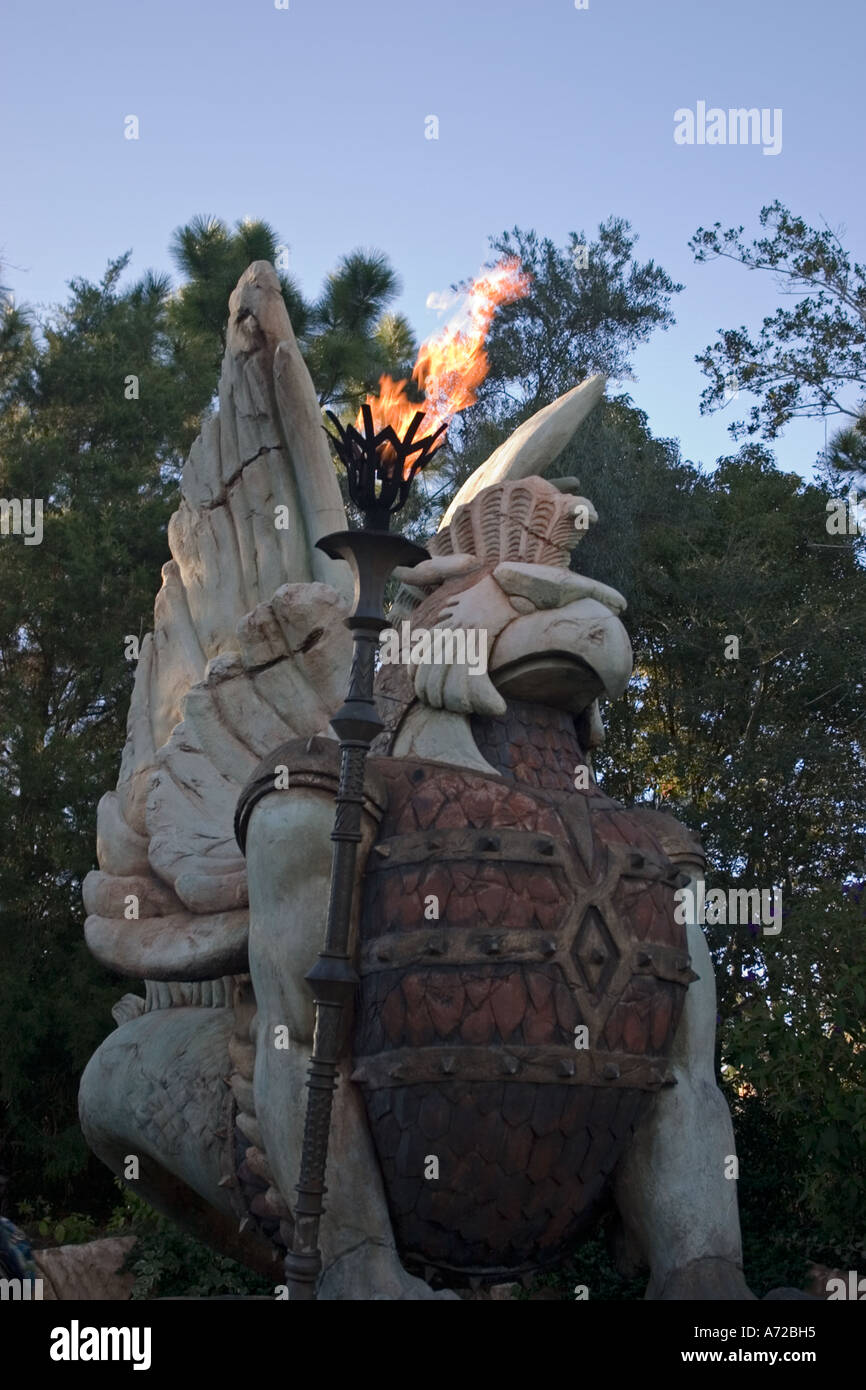 Skulptur Vogel wie Fantasy Kreatur Eingang zu Jurassic Park Inseln Abenteuer Universal Orlando Resort Orlando Florida Stockfoto
