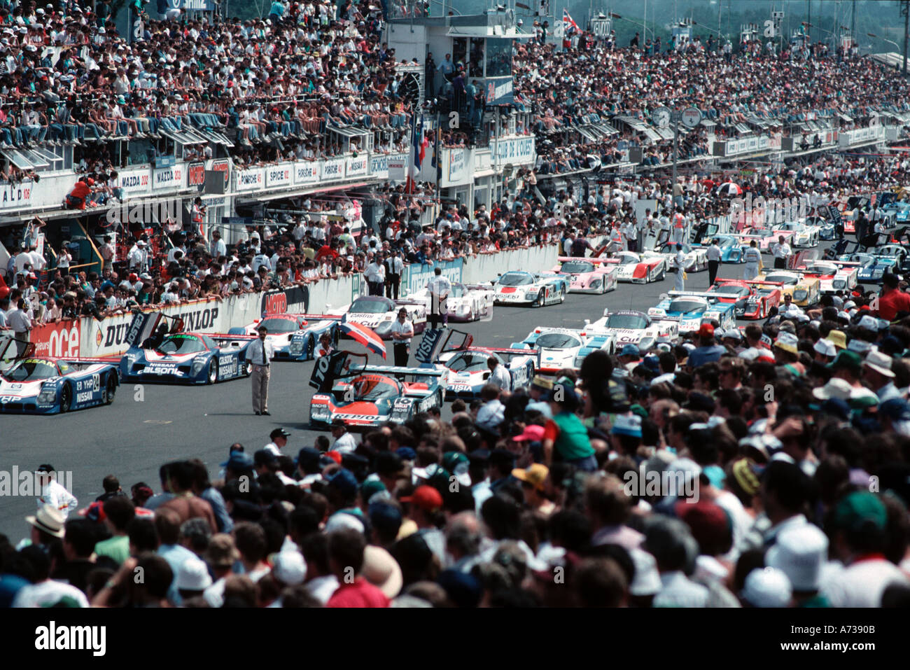 Menge zu Beginn des 24-Stunden-Rennen von Le Mans Stockfoto