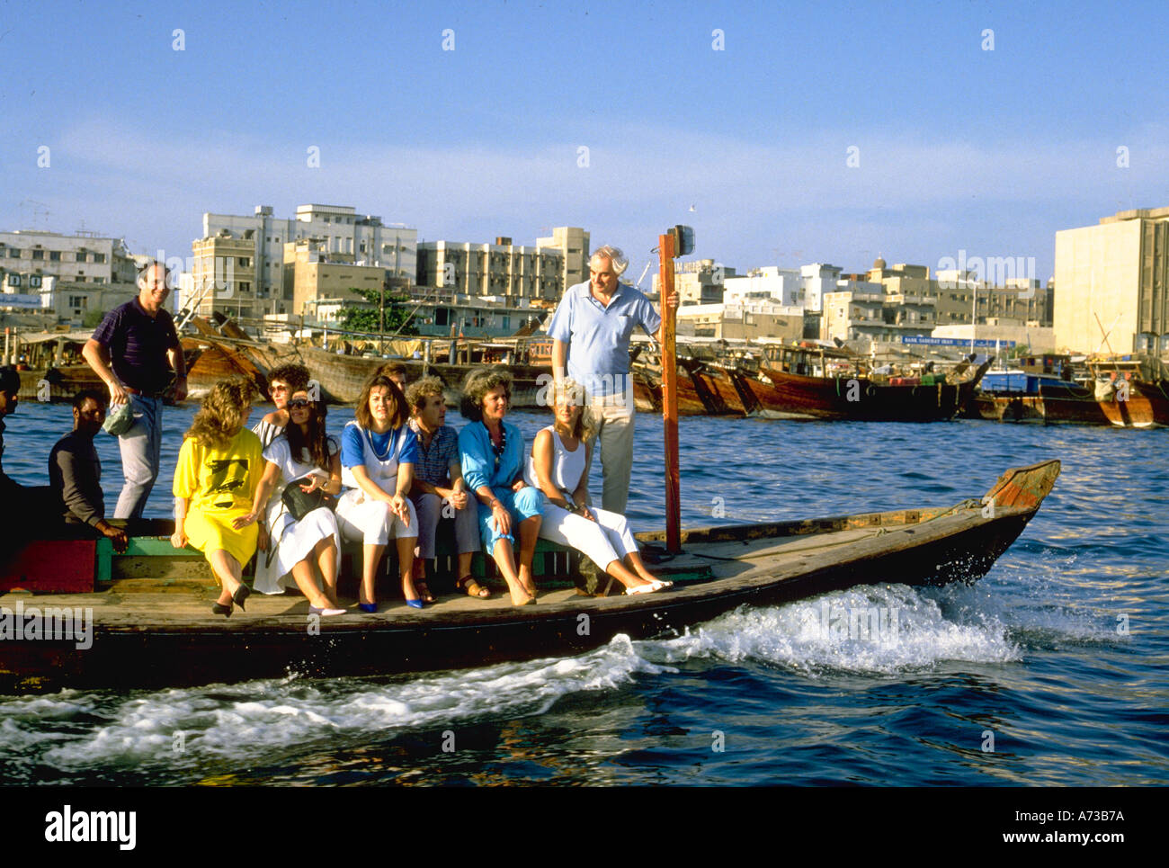 Fähre in The Creek Dubai Vereinigte Arabische Emirate Middle East Stockfoto