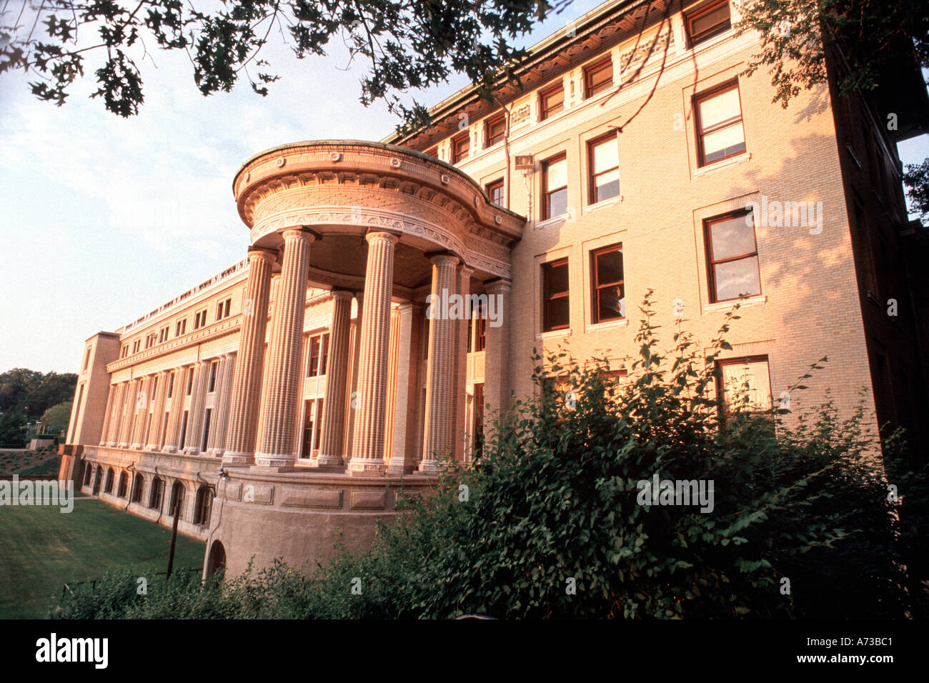 Bildung, PITTSBURGH PA USA „Carnegie Mellon University“ „M.M.C Building“ mit Säulen in Front University vereinigte staaten Smart City [USA] Stockfoto
