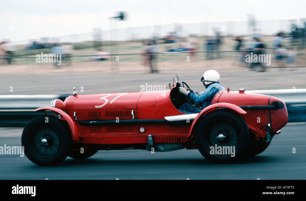 Alfa Romeo, die Teilnahme an einem historischen Autorennen am Sliverstone Stockfoto