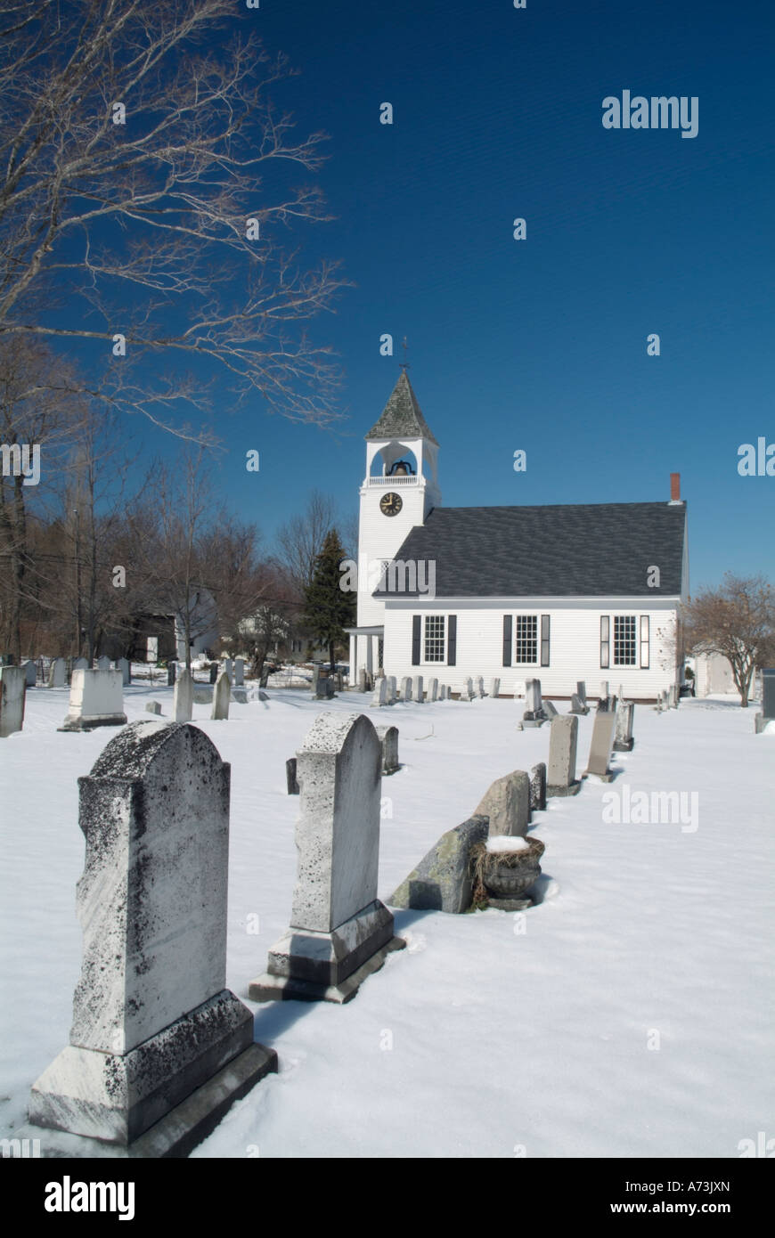 Barnstead Gemeindekirche in den Frühlingsmonaten befindet sich in Barnstead New Hampshire USA ist Teil von Neu-England Stockfoto