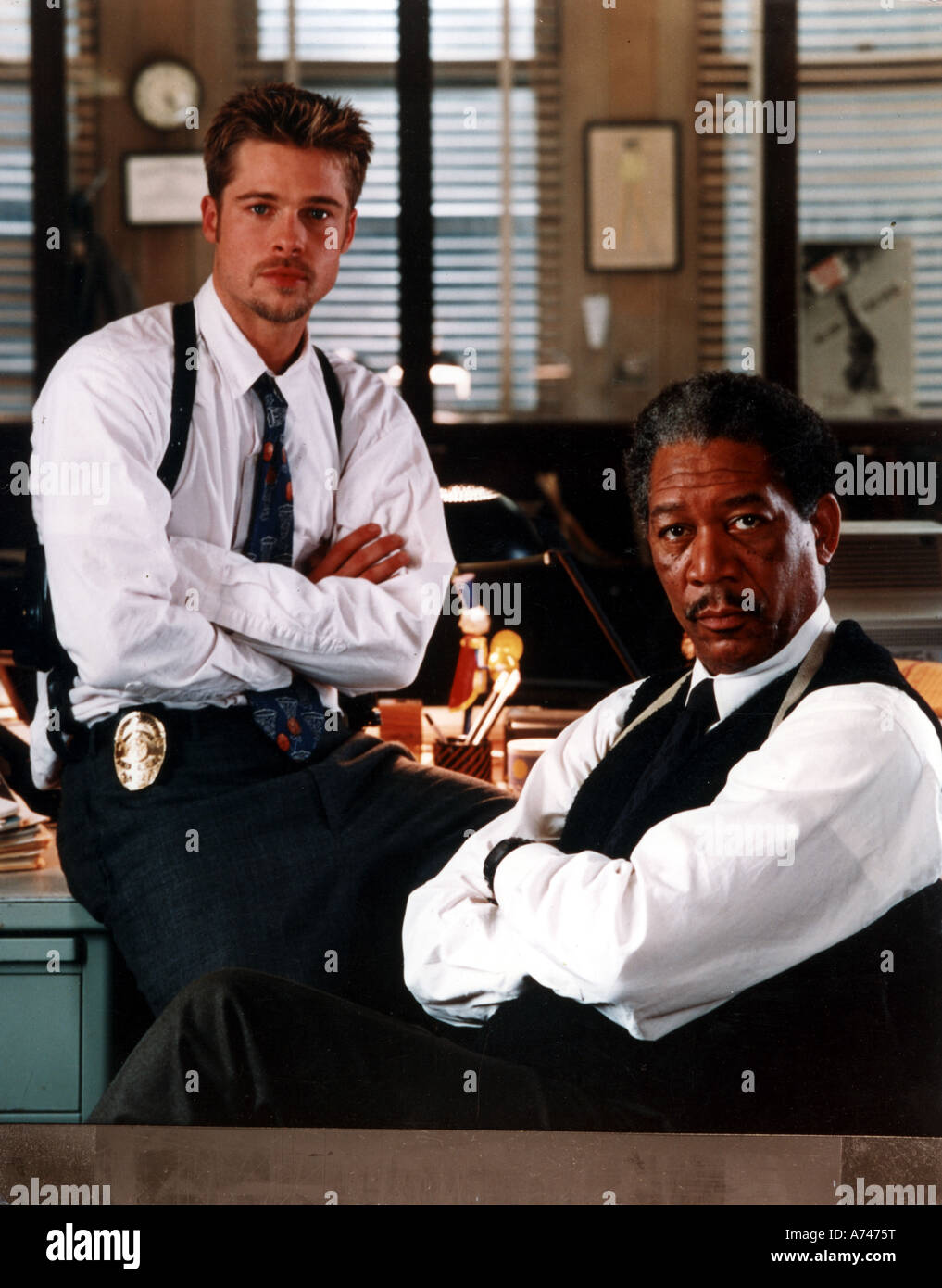 SIEBEN 1995 Entertainment/NewLine film mit Brad Pitt auf der linken Seite und Morgan Freeman Stockfoto