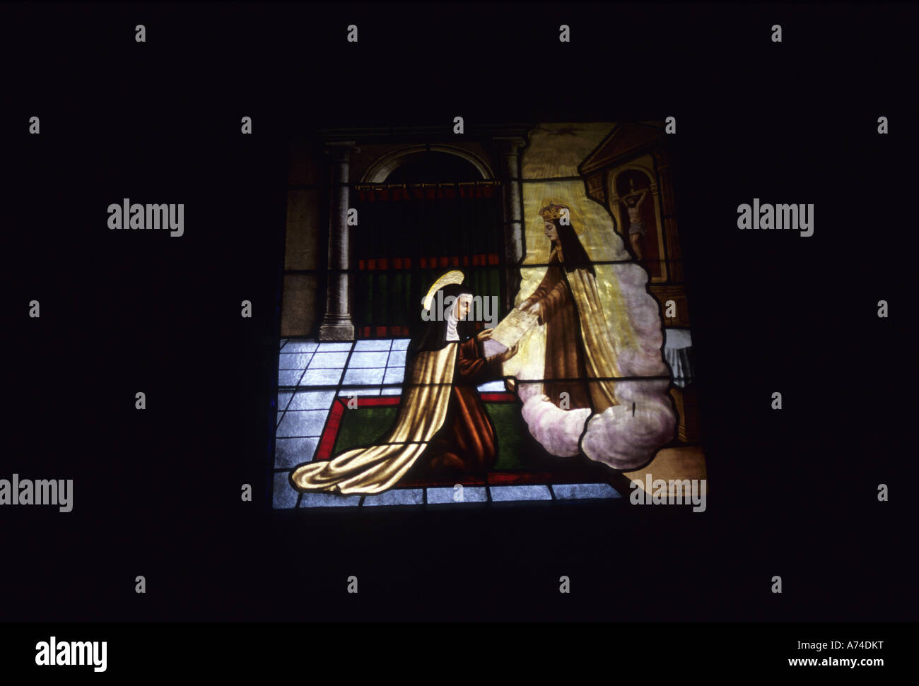 Glasfenster in Santa Teresa Kloster AVILA Kastilien und Leon Spain Stockfoto