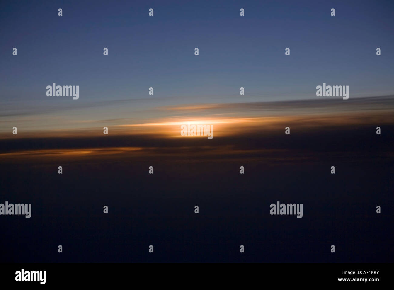 Sonnenaufgang über den Wolken Stockfoto