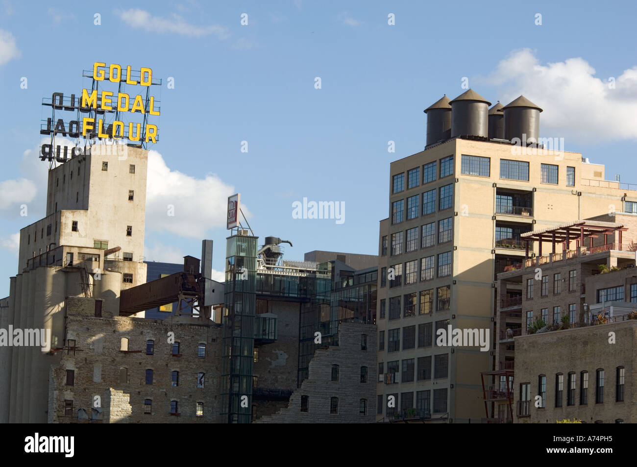 Gold Medaille Mehl Zeichen Symbol auf die Skyline von Minneapolis Minneapolis MN Stockfoto