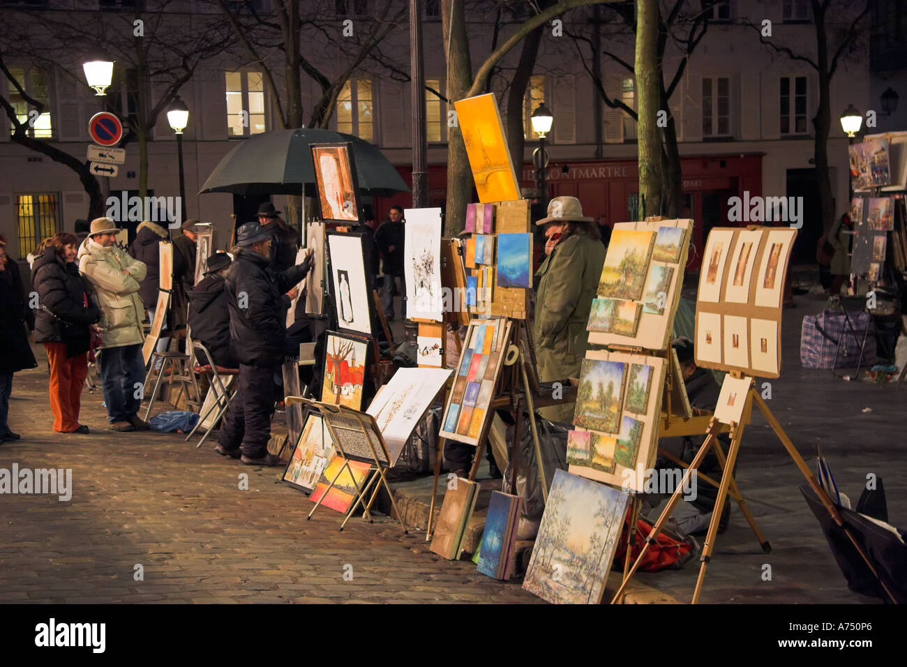 Künstler bei der Arbeit in Place du Tertre Montmartre Paris France Stockfoto