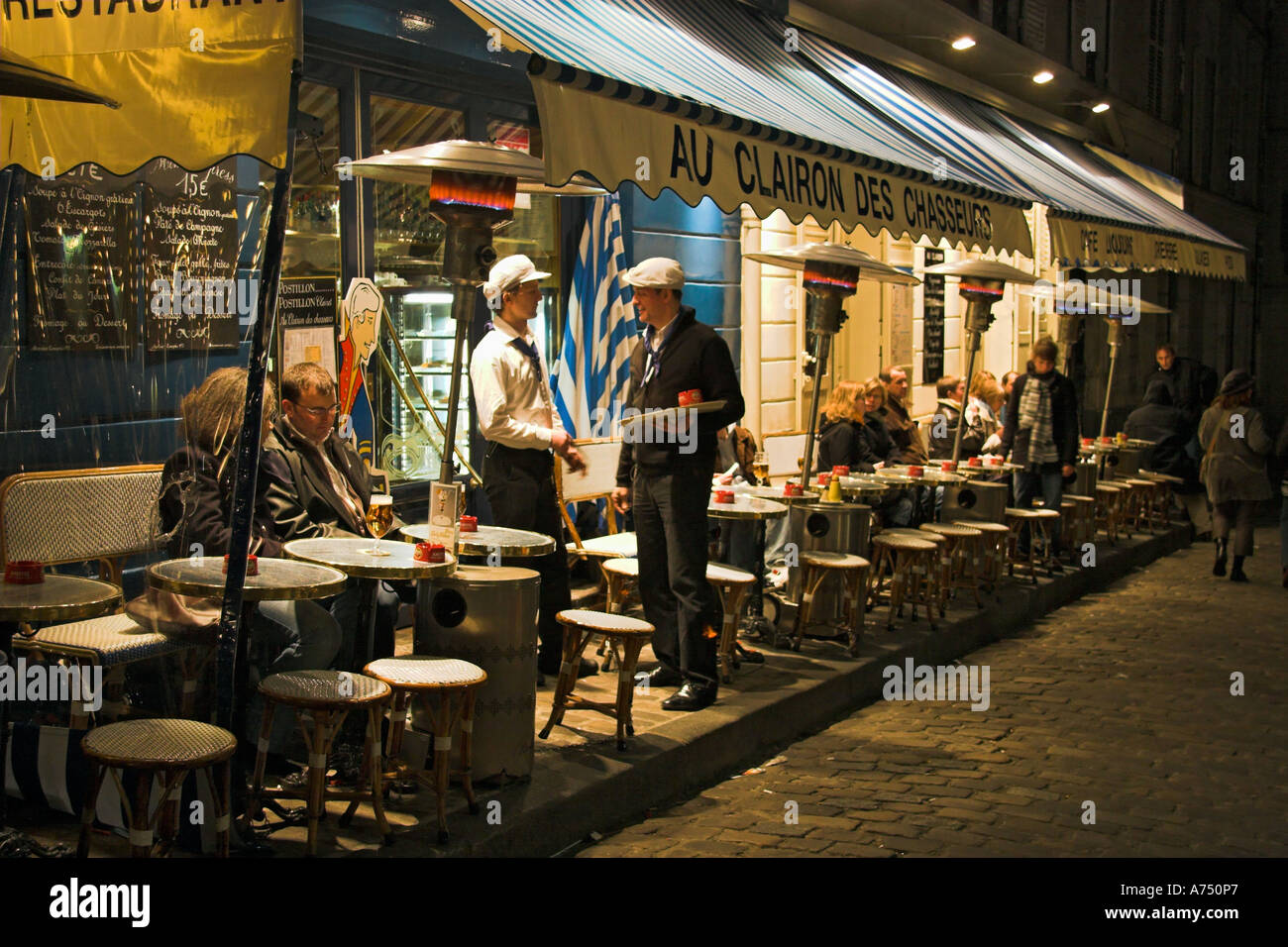 Café Au Clairon des Chasseurs am Place du Tertre Montmartre Paris France Stockfoto