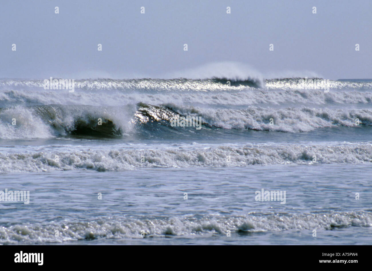 Wellen aus alnmouth, Northumberland, England, UK. Stockfoto
