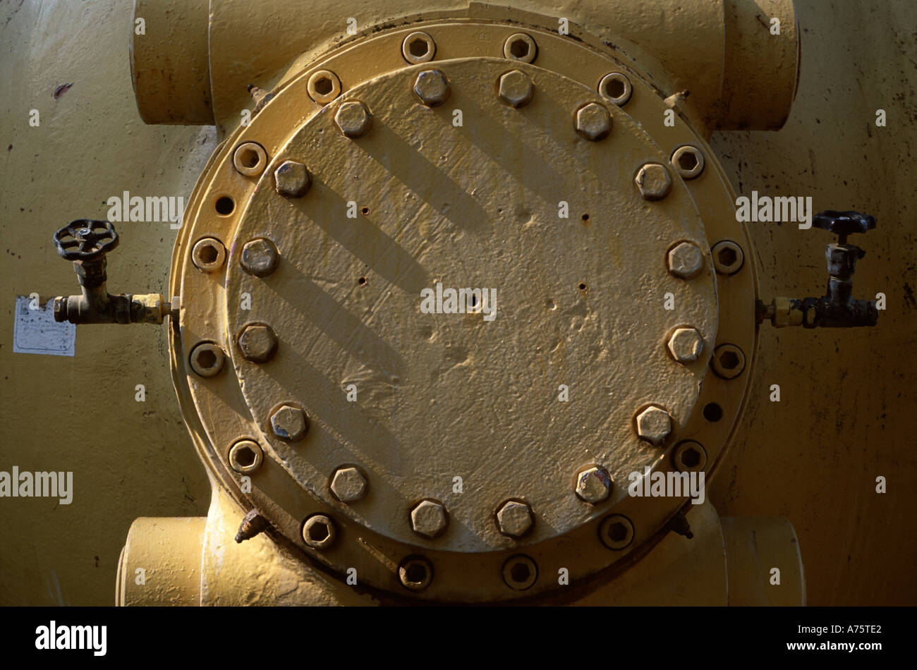 Geschraubte regulatorischen Wasserleitung Stockfoto