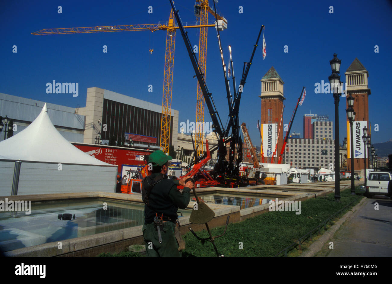 Bauarbeiter bei Trade Fair Website der Weltausstellung im Jahre 1929 auf Placa D Espanya in Barcelona Stockfoto