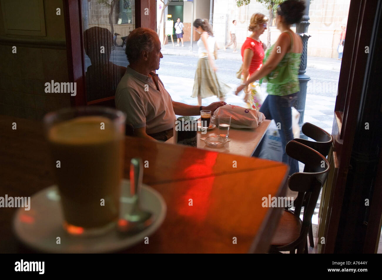 Bar La Moderna Larga Street JEREZ DE LA FRONTERA Cadiz Provinz autonome Region Andalusien Spanien Stockfoto