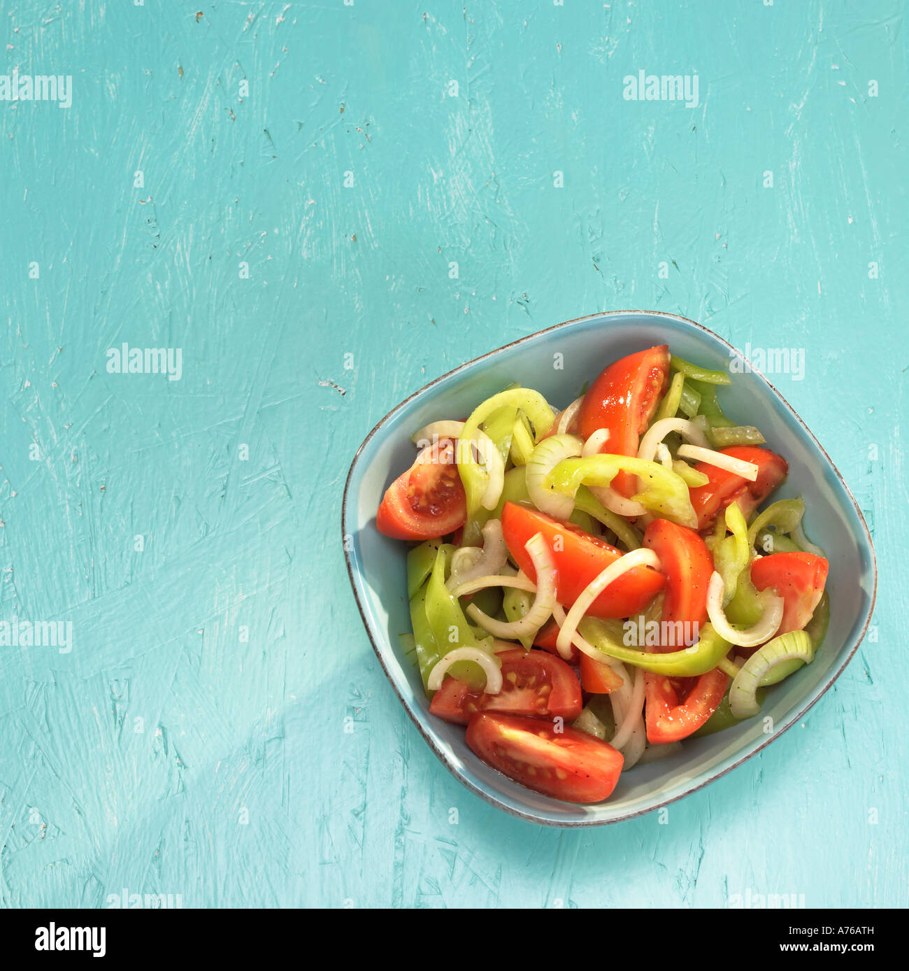 Griechischer Salat mit Tomaten und grüne Paprika Stockfoto