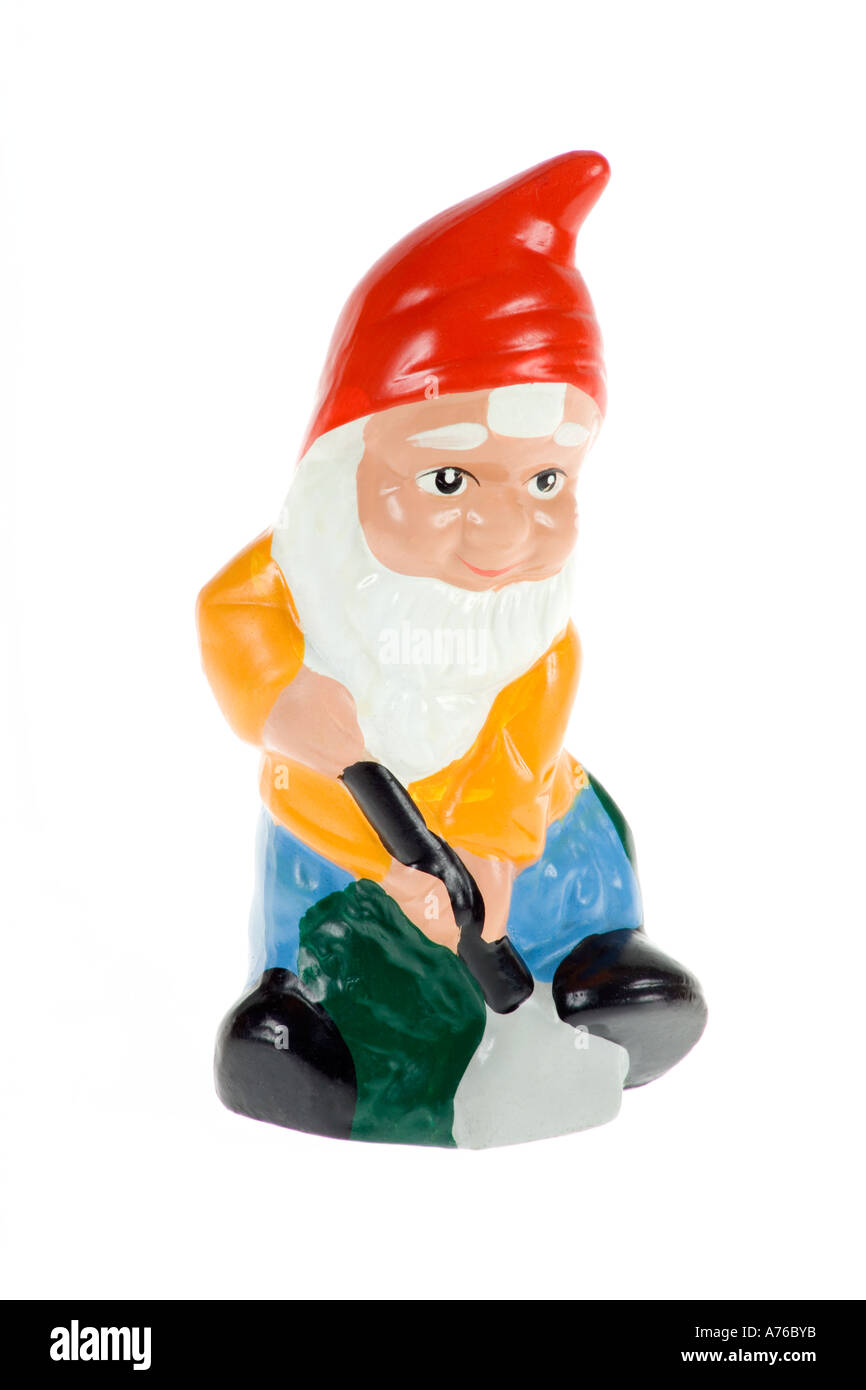 Kitsch Retro-Keramik Gartenzwerg auf einem reinen weißen Hintergrund. Stockfoto