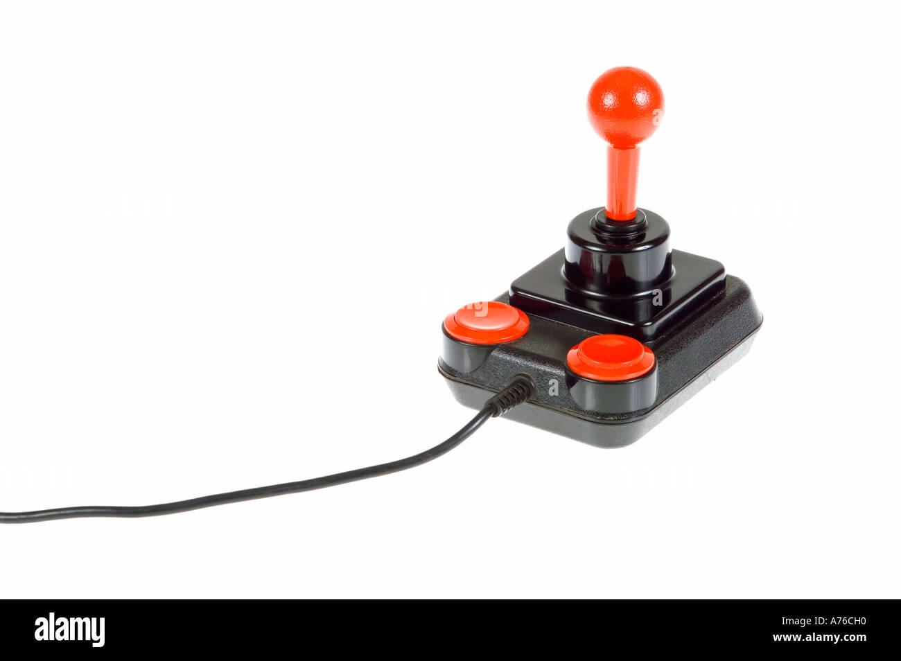 Retro 80er Jahre 80er Jahre achtziger Jahre Computer Joystick auf einem reinen weißen Hintergrund. Stockfoto