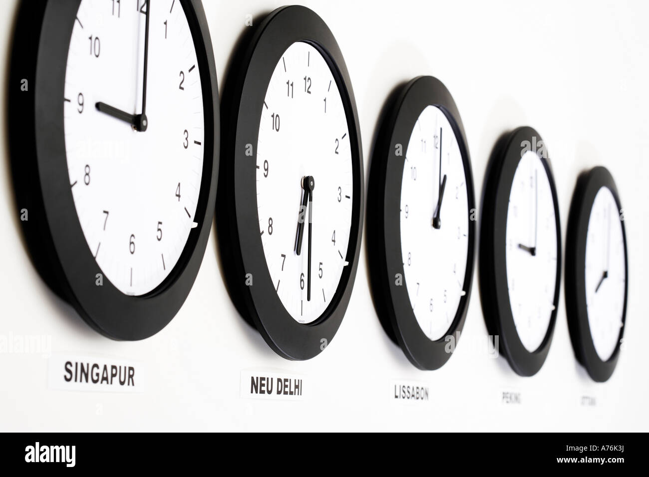 Uhren an Wand, in der Nähe, symbol, Greenwich Mean Time Stockfoto