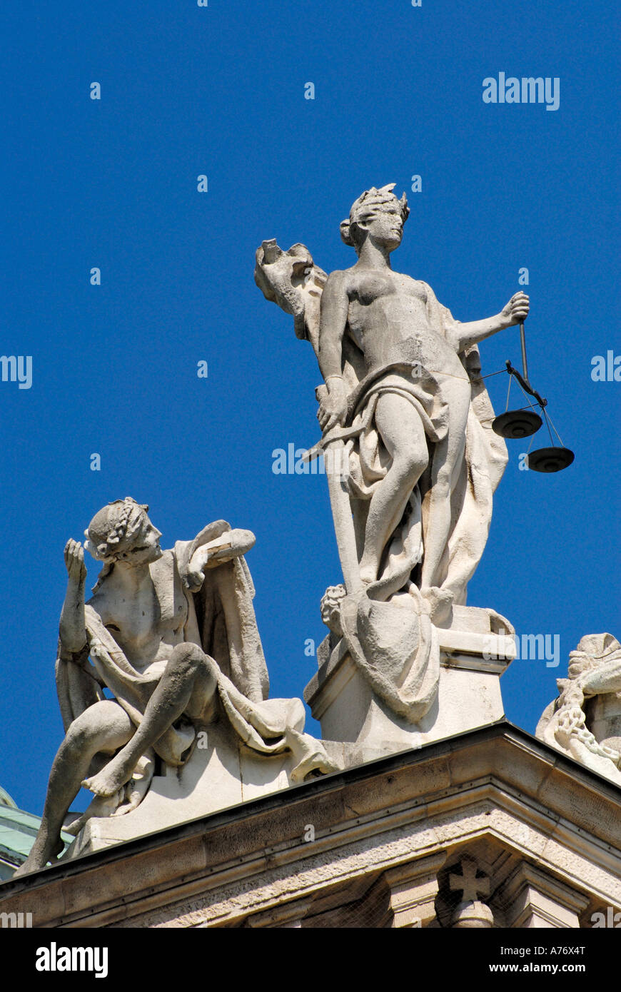 Justitia, Unschuld auf den Justizpalast, München, Bayern, Deutschland Stockfoto