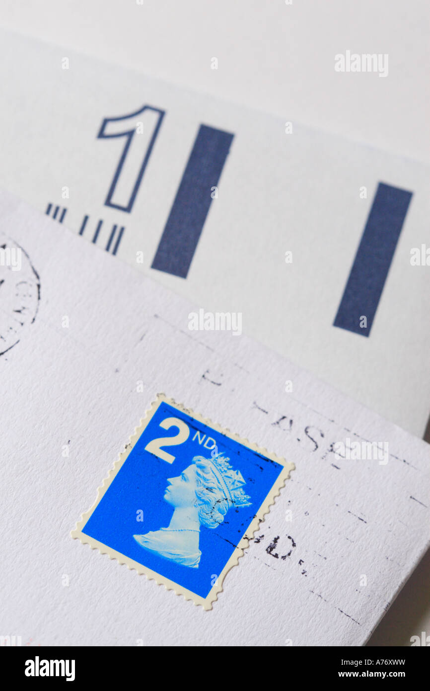 Britische Briefmarken 2.Klasse und erstklassige frank Stockfoto