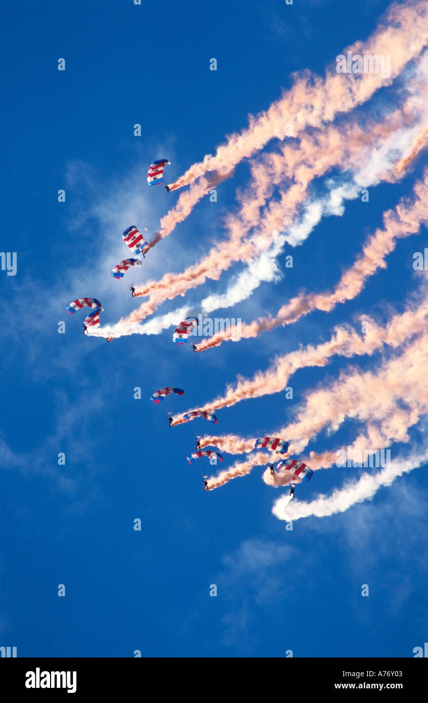 RAF Red Devils Fallschirm Display Team in Silverstone Stockfoto