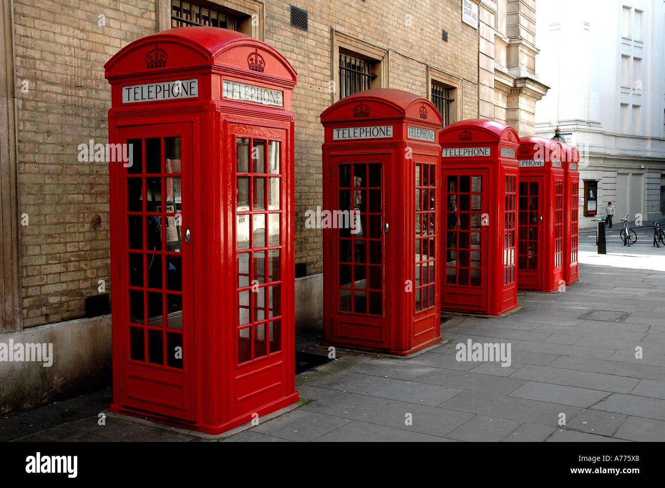 Rotes Telefon Boxen London England Stockfoto