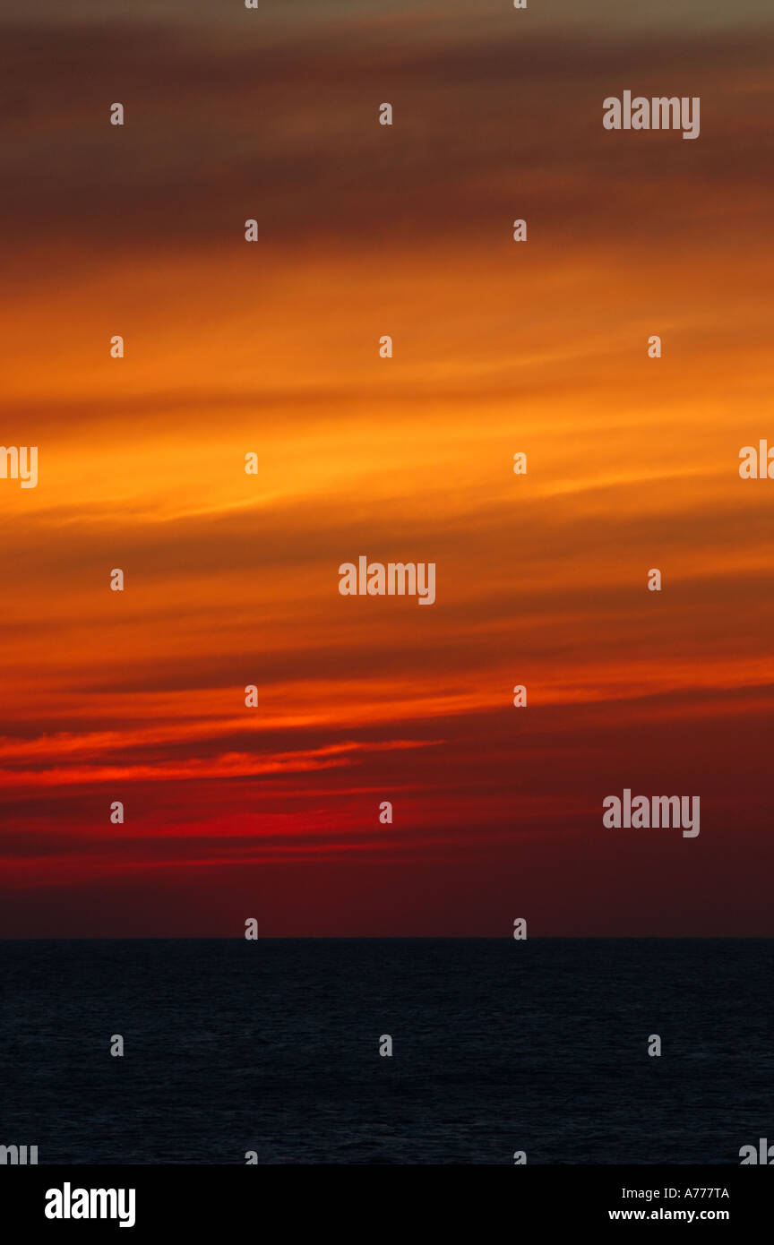 nach Sonnenuntergang über Bristol Kanal im Portrait format keine 2334 Stockfoto