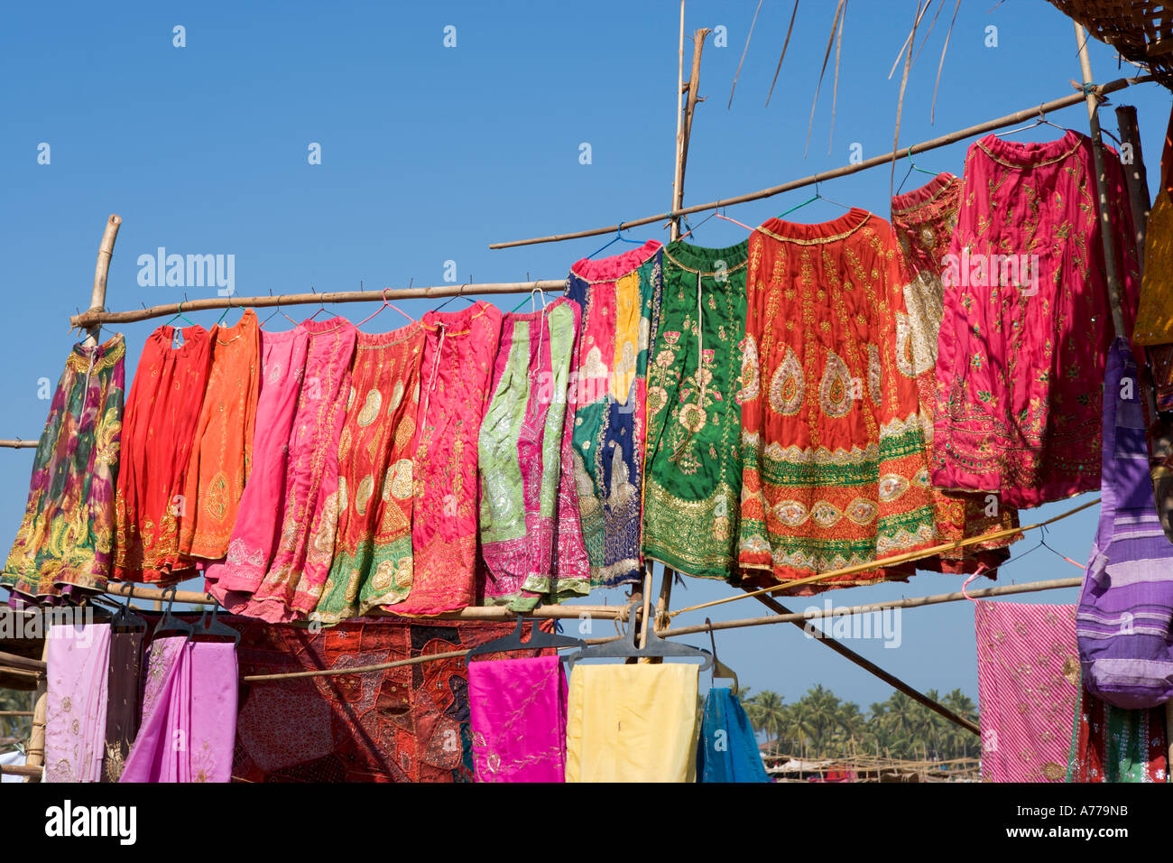 Flohmarkt, Anjuna Strand, Nord-Goa, Goa, Indien Stockfoto