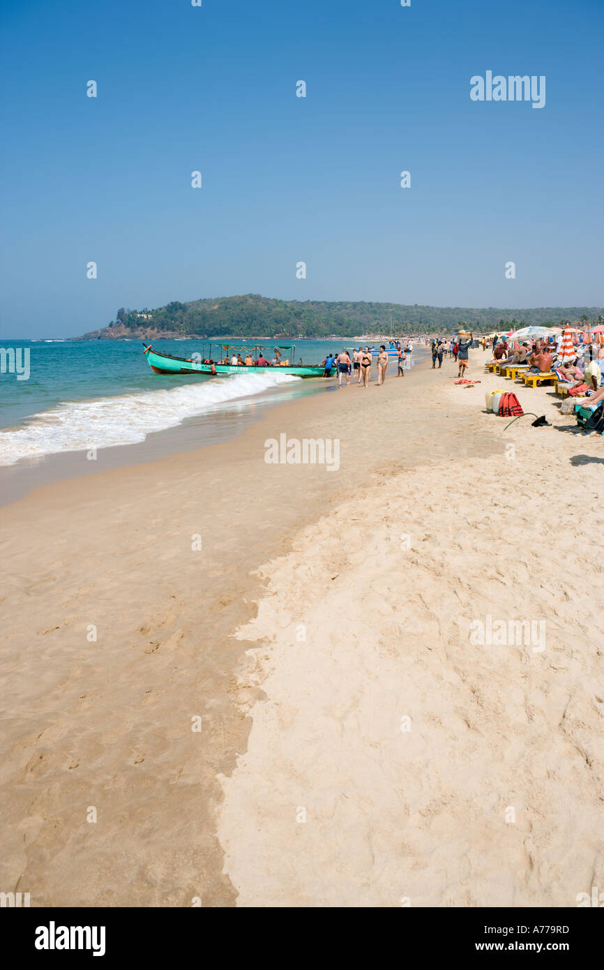 Ausflugsboote auf Baga Beach, Nord-Goa, Goa, Indien Stockfoto