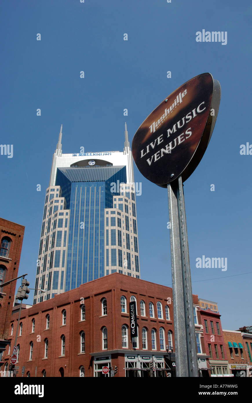 Live-Musik Veranstaltungsorte Restaurants Shopping entlang der Broadway Street in Nashville Tennessee TN Stockfoto