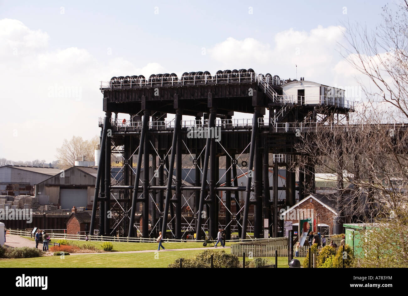 UK Cheshire Vale Royal Northwich Anderton Lift zwischen Trent und Mersey Kanal und Weaver Navigation Stockfoto