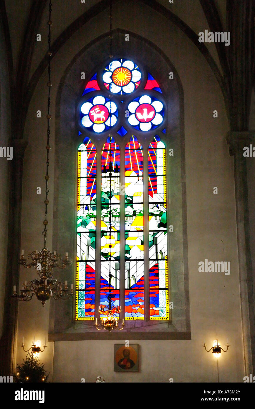 Glasmalerei in St Maria Domkyrkan Stockfoto