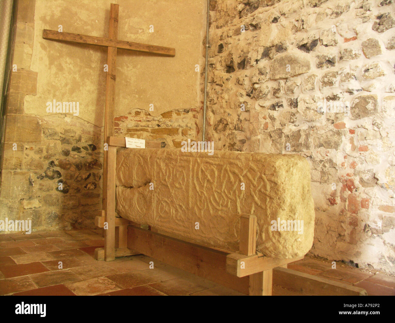 Alten Steinkreuz sächsischen Saint Botolph Kirche Iken Suffolk England Stockfoto