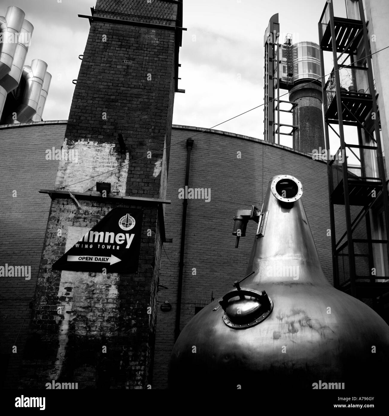 Alten destillieren MwSt, Jameson Distillery, Dublin, Irland Stockfoto