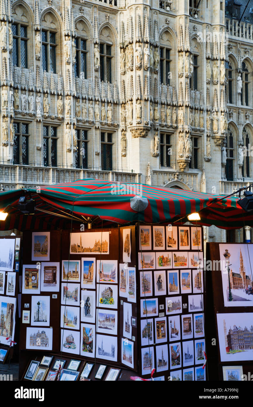 A Street Artists Stall in der Grand Place Brüssel Belgien Stockfoto