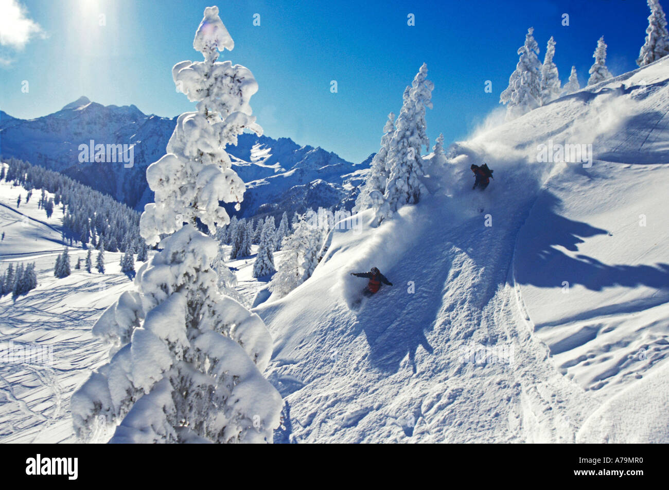 Zwei Snowboarder im Bereich Schladming, Österreich Stockfoto