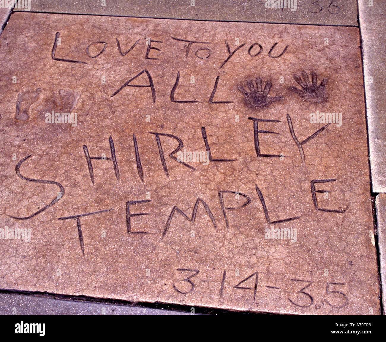 Shirley Temple Hand Fuß Drucke Pflasterung Chinese Theater in Hollywood Boulevard in Los Angeles Stockfoto