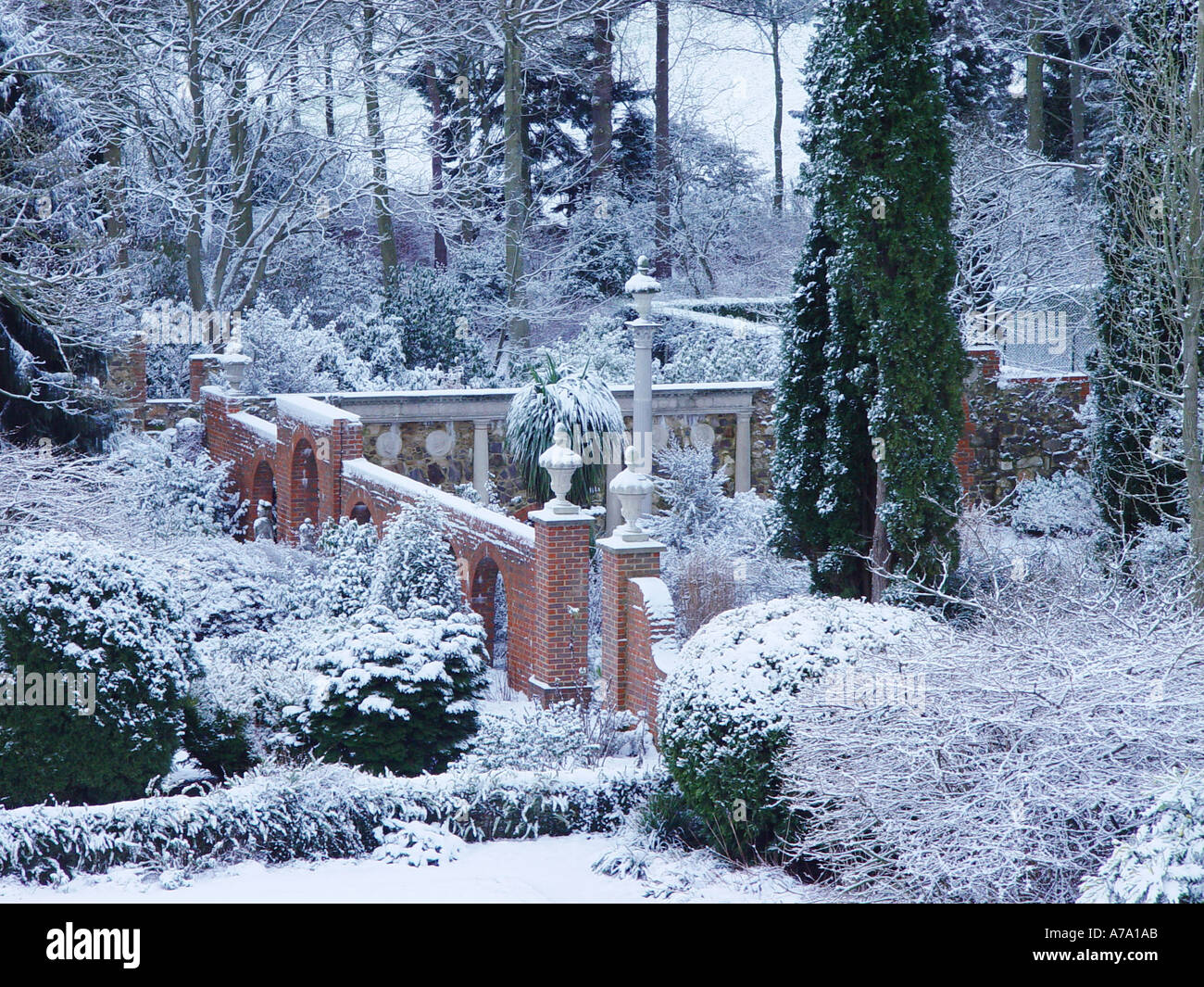 Winter Garden View Great Comp Garden im Schnee Stockfoto