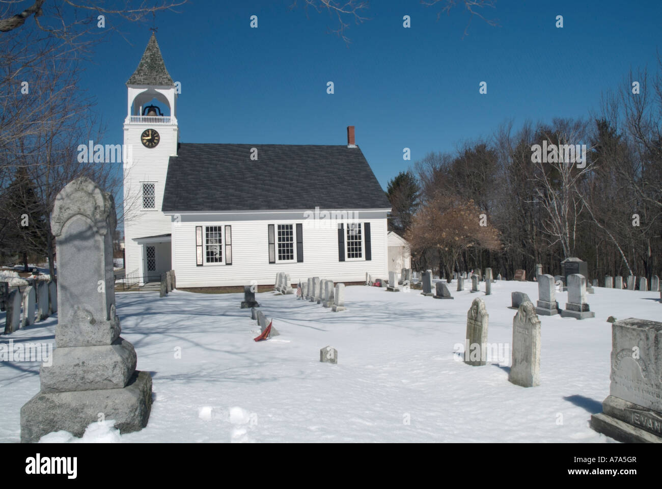 Barnstead Gemeindekirche in den Frühlingsmonaten befindet sich in Barnstead New Hampshire USA ist Teil von Neu-England Stockfoto