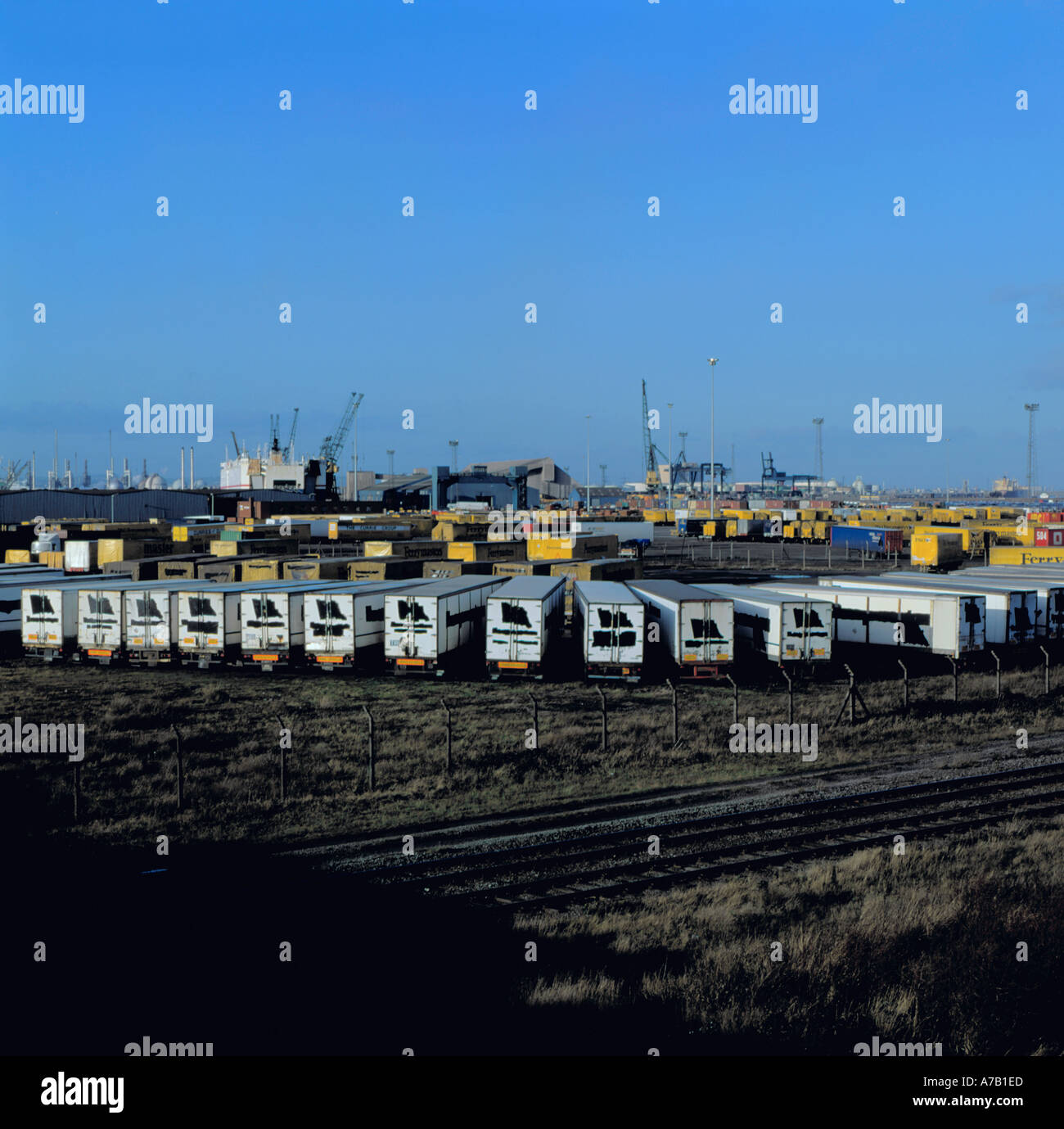 Container Anhänger und Gesamtansicht der Teesport, Teesside, England, UK. Stockfoto