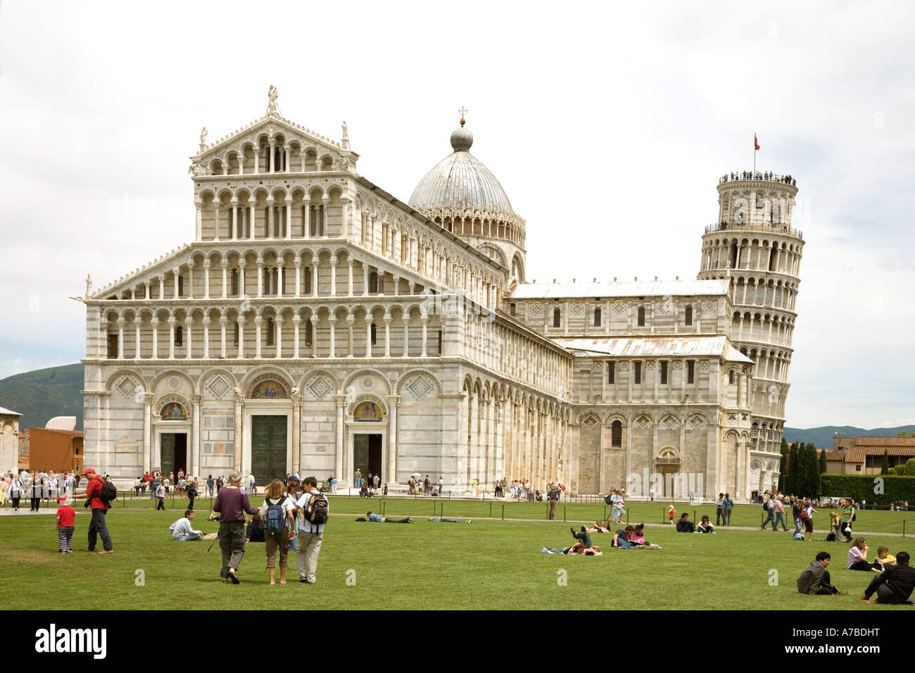 Kathedrale von Pisa Italien mit dem berühmten Schiefen Turm von Pisa Italien Stockfoto