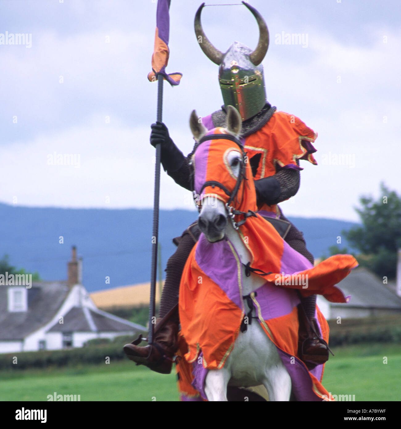 Mittelalterliche Ritter auf dem Pferd Stockfoto