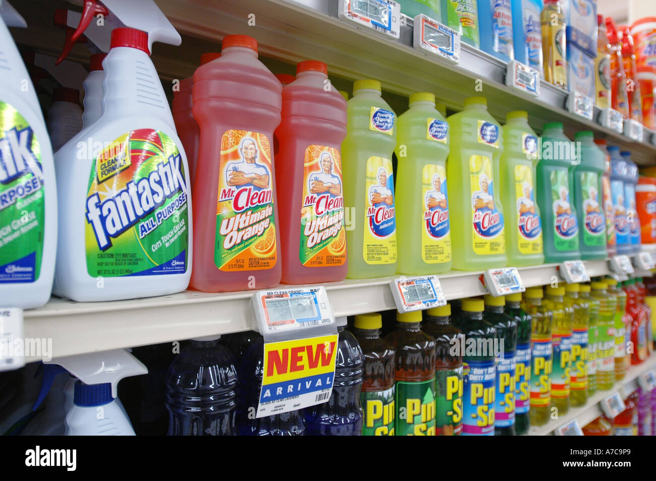Großen amerikanischen Supermarkt Reinigung Versorgungsmaterialien und  Lösungsmittel Haushalt Reinigungsmittel Stockfotografie - Alamy