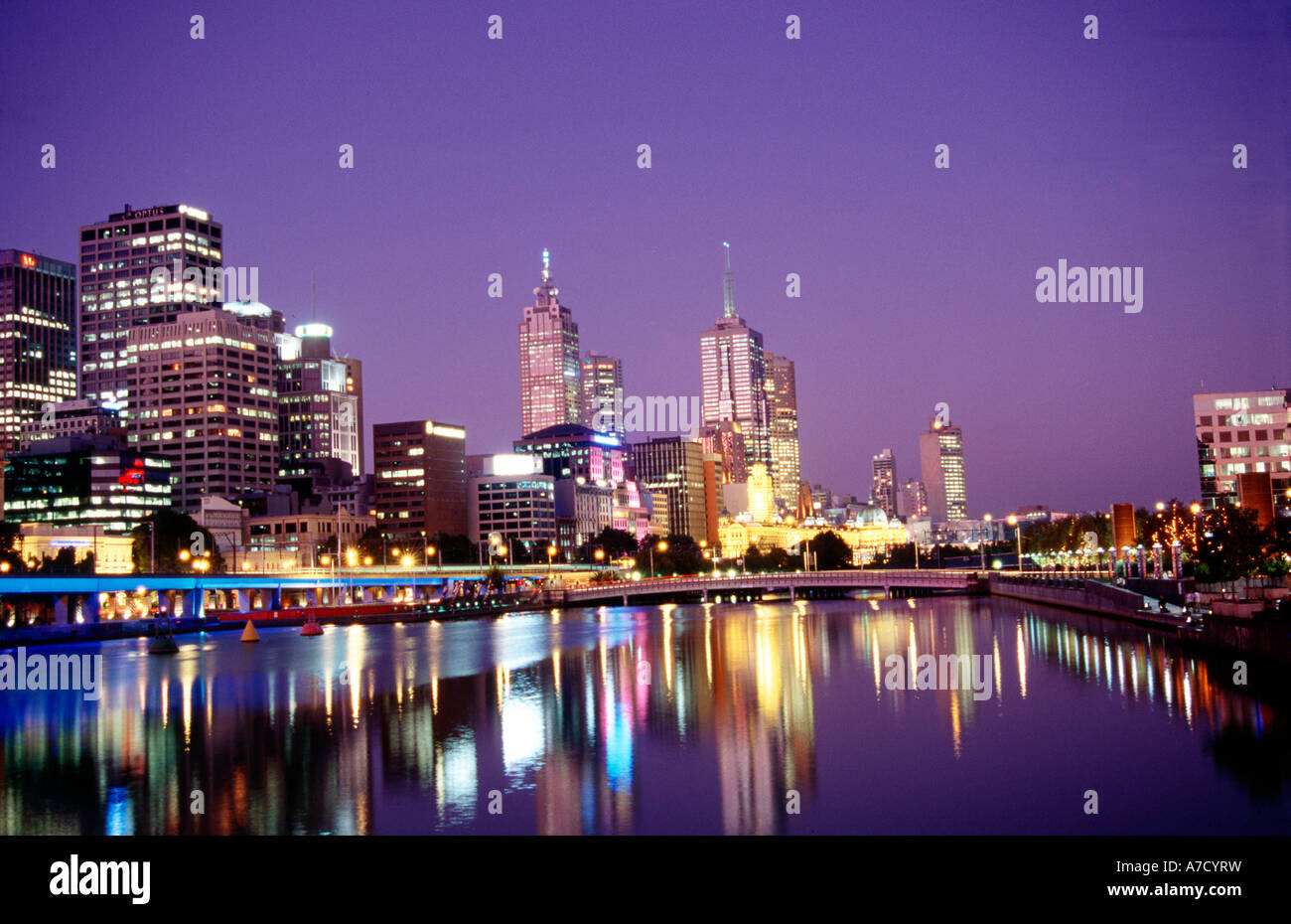 Die Skyline der Stadt über den Yarra River, Nacht Stockfoto